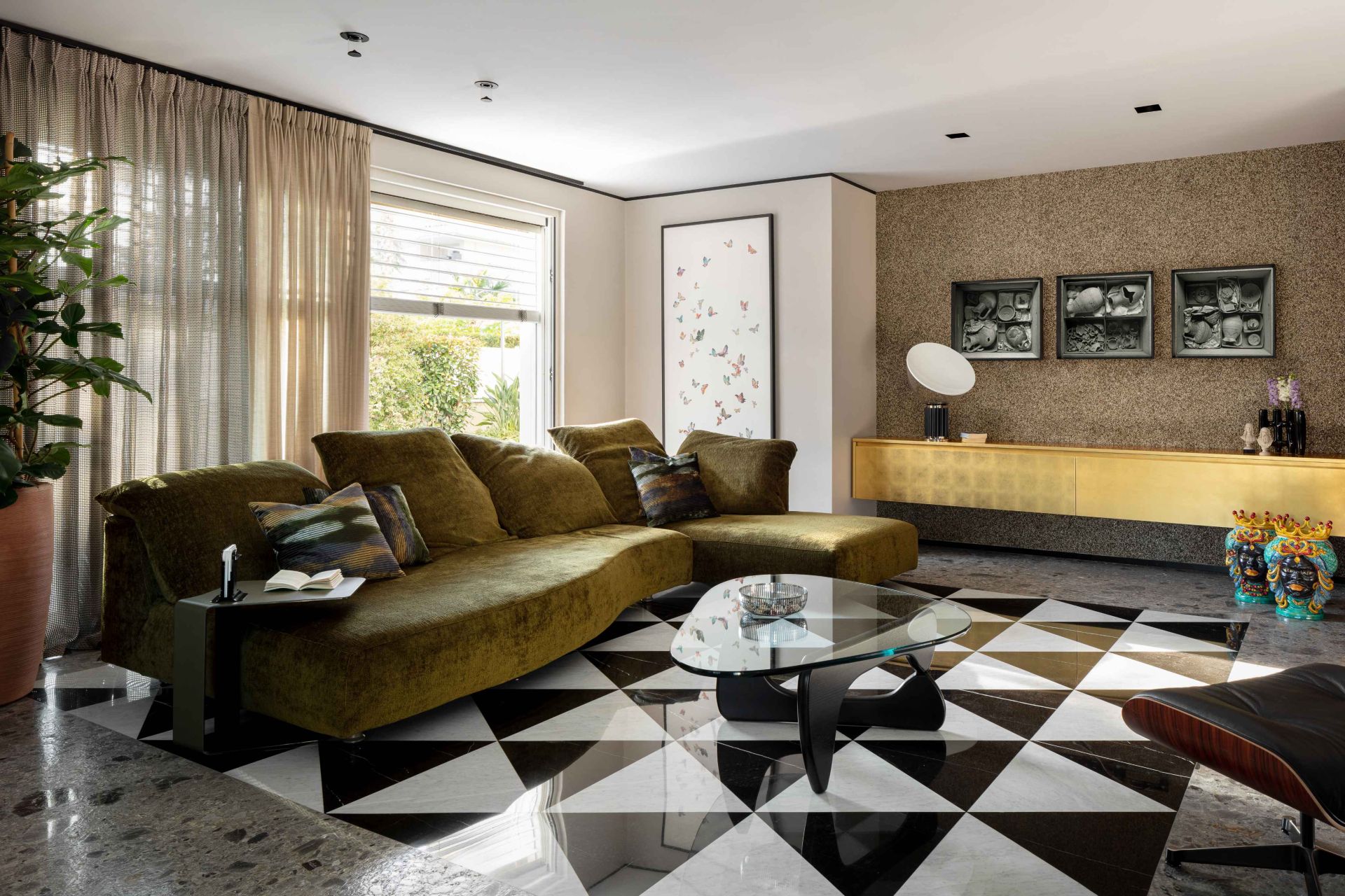 Manifesto House - image 5