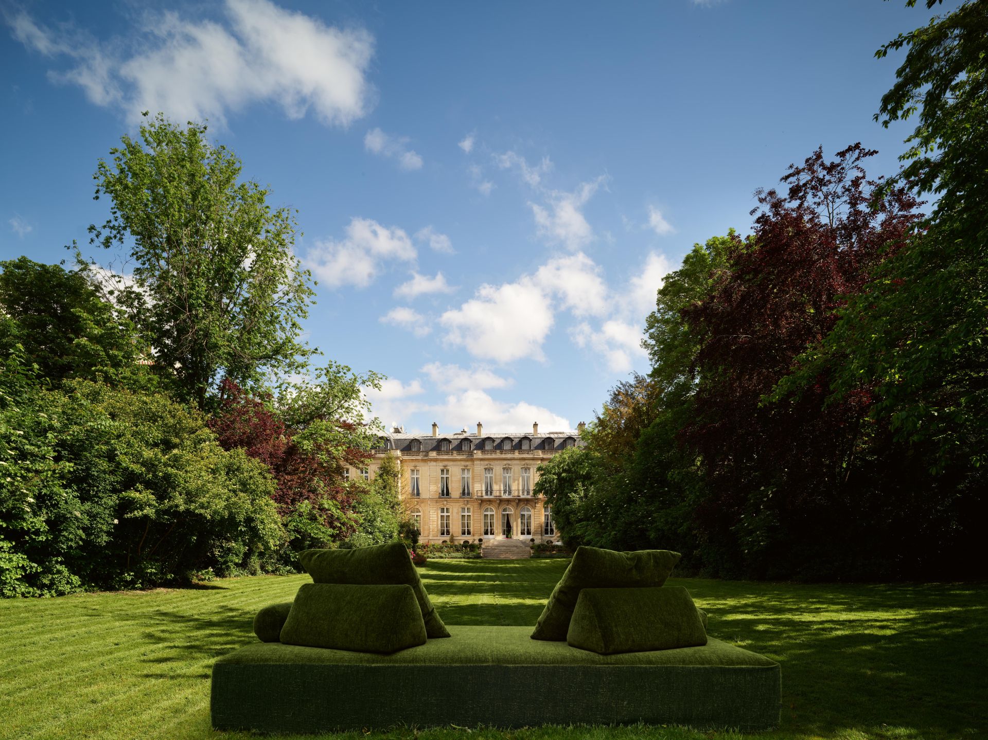 Italian Embassy in Paris - image 9