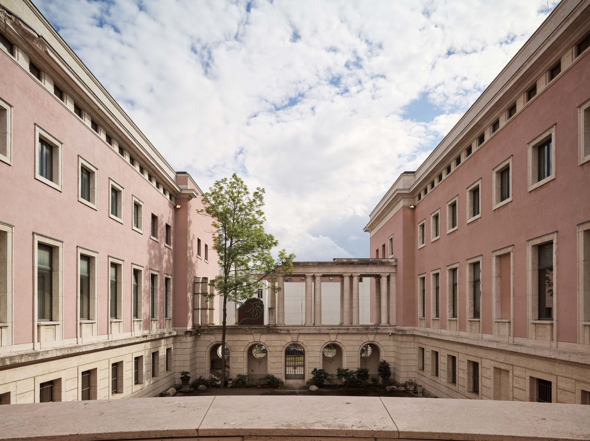 Italian Embassy in Berlin - image 1