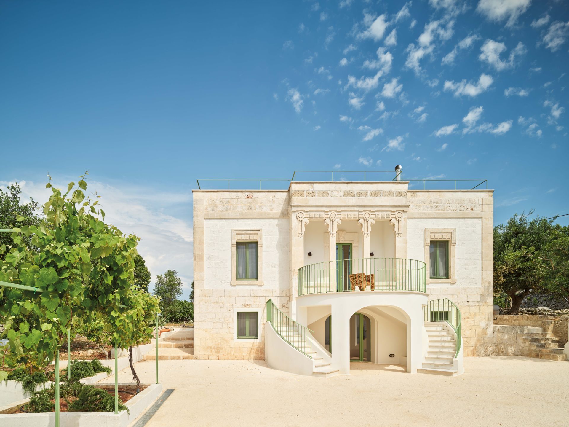 Villa Liberty in Ostuni - image 1